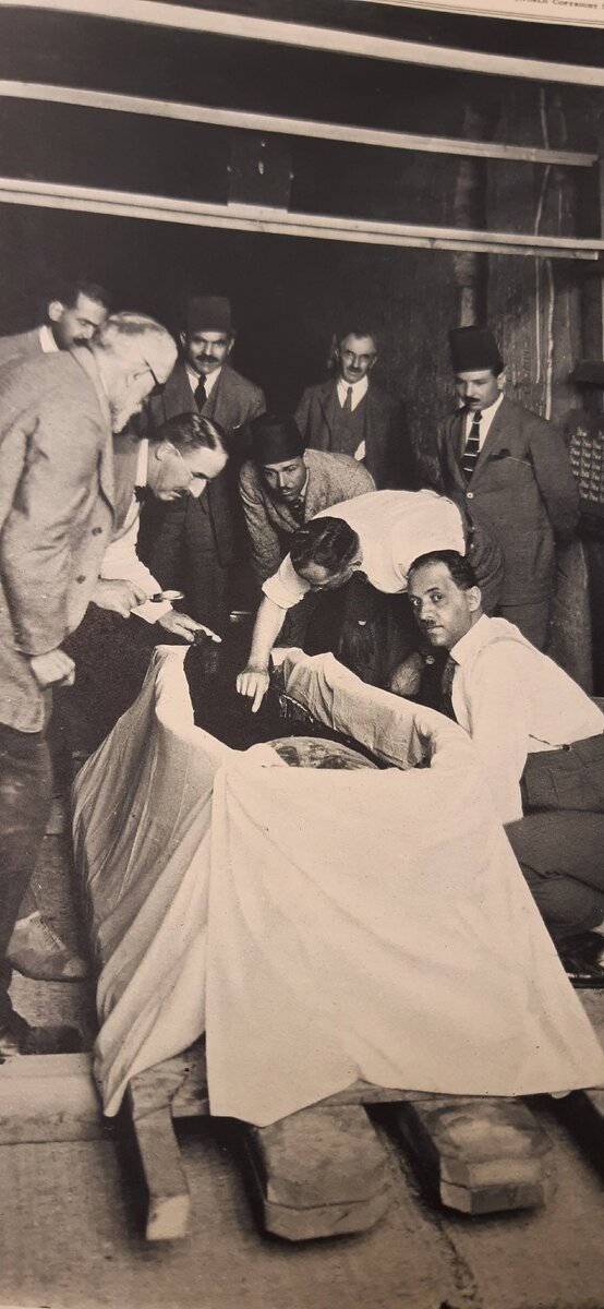 Осмотр мумии