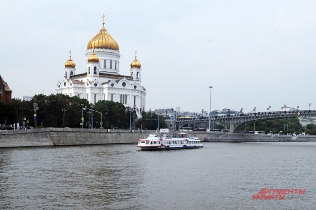    Икону Рублева «Троица» установили в капсулу в центре храма Христа Спасителя