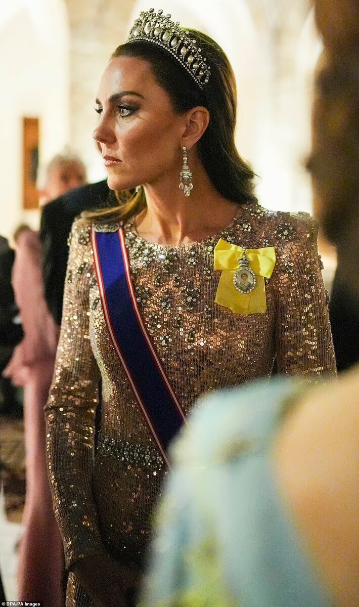 Кейт на свадьбе затмила своими нарядами даже невесту