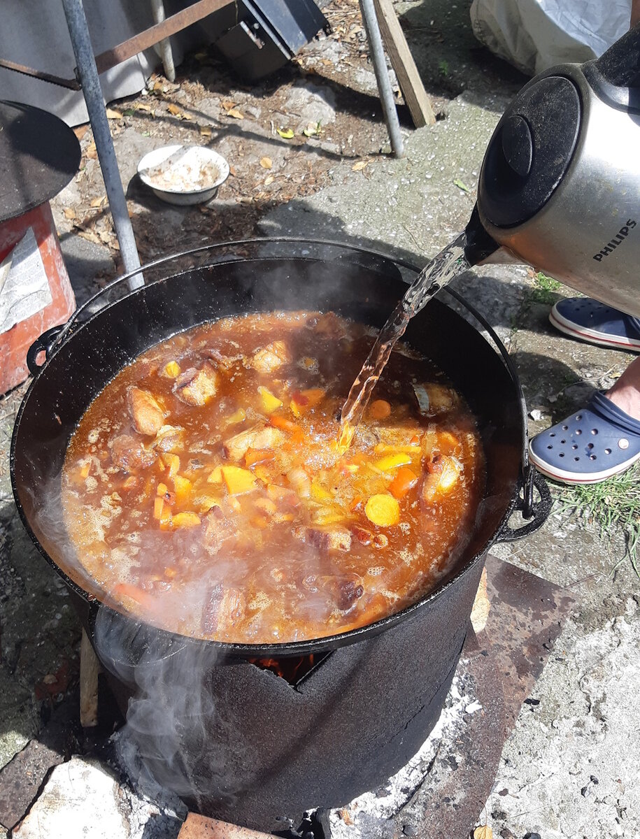 Свиные ребра с картофелем и овощами в казане. Подробный рецепт с  картинками. | Crimea Inside | Дзен