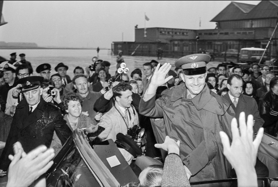 Юрий Гагарин во время зарубежной поездки. 1961 год. Фото: фотохроника ТАСС