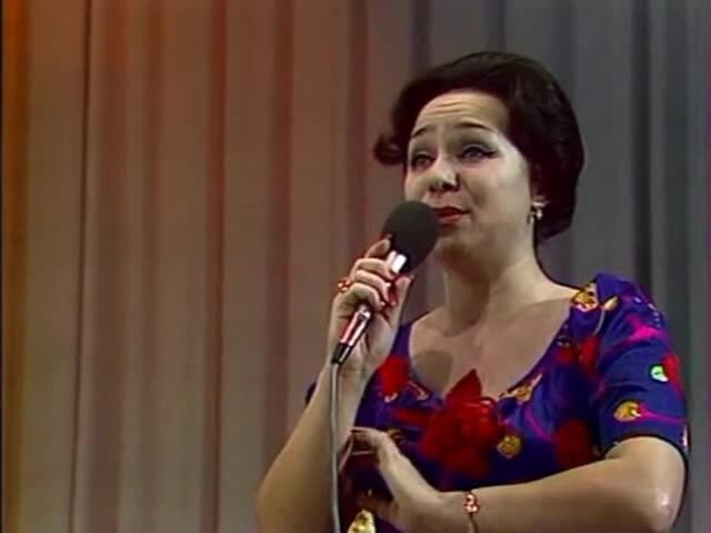 Певица рано шарипова. Певица рано шарипова. Рано шарипова народная артистка узсср. Раъно шарипова автобиография. Узбекская артистка рано.