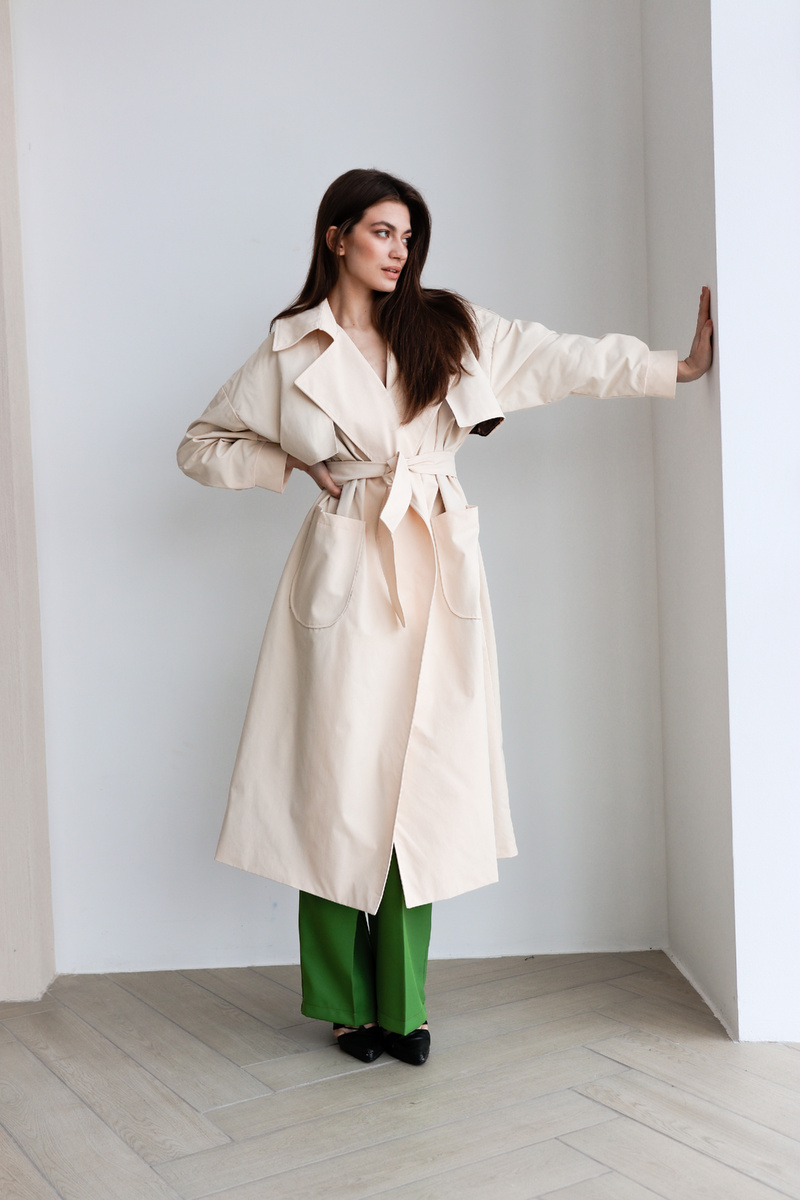 Тренч в классическом бежевом цвете