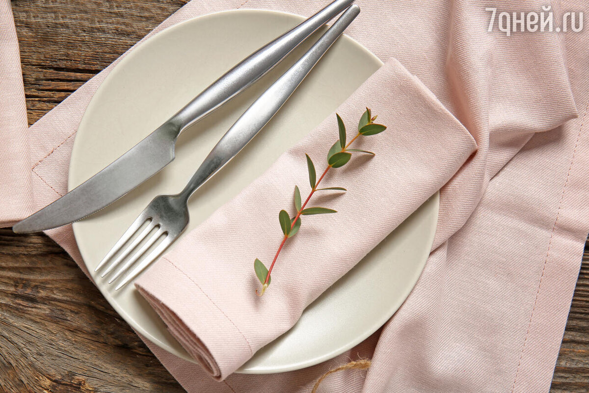    Как красиво сложить салфетки: делаем стол красивее 123RF/legion-media.ru