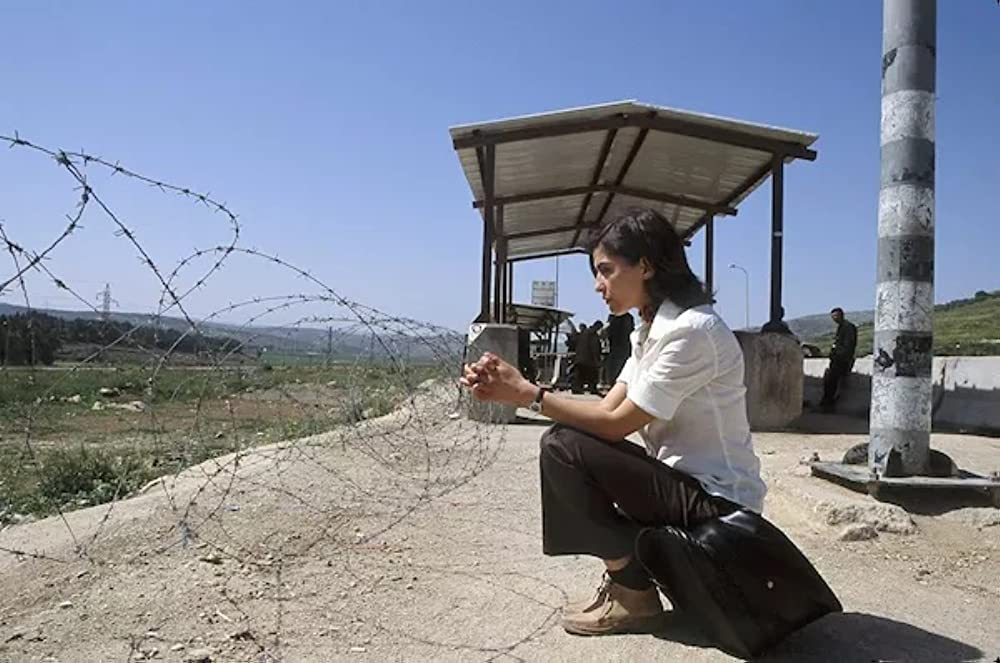 Кадр из фильма Paradise Now. Режиссер: Хани Абу-Ассад. Оператор: Антуан Эберле. Производство: arte France Cinéma, Augustus Film, Eurimages, Filmstiftung Nordrhein-Westfalen, Hazazah Pictures, Lama Films, Lama Productions, Lumen Films, Medienboard Berlin-Brandenburg, Netherland Filmfund, Razor Film Produktion GmbH