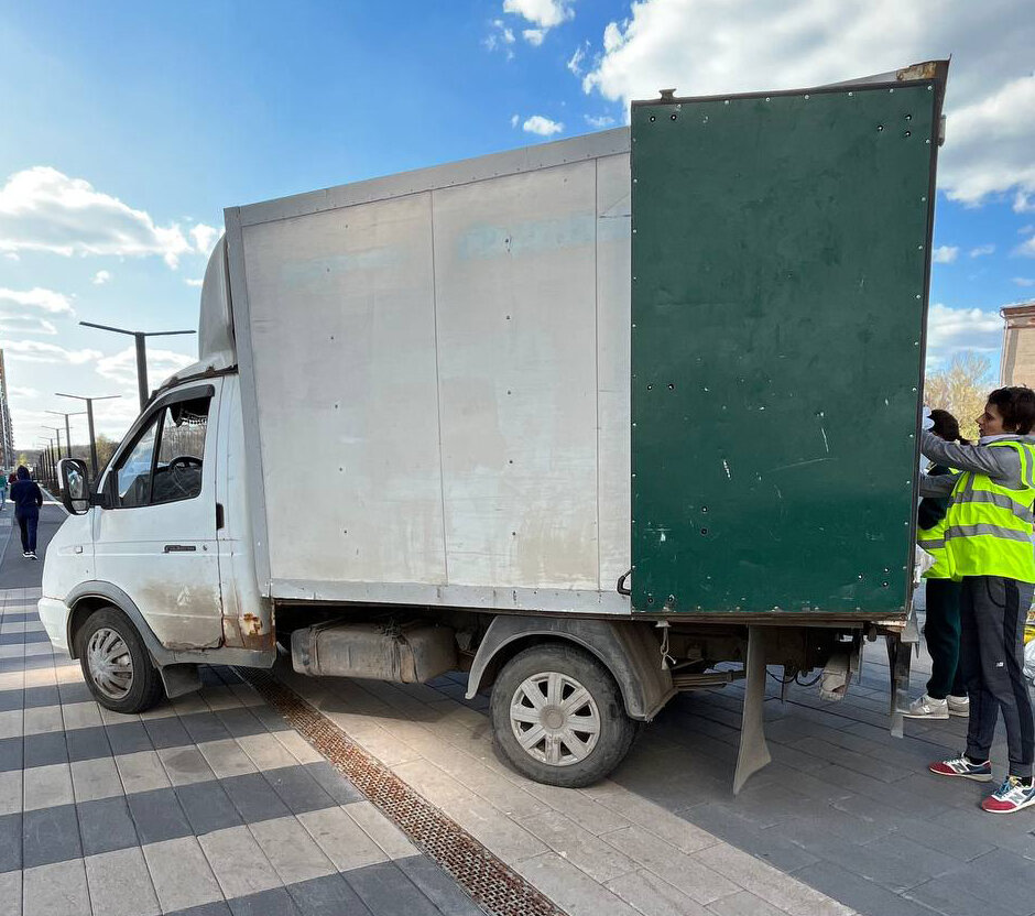 Газель для сбора вторсырья от экологического проекта Реутилизация, апрель 2023, Москва