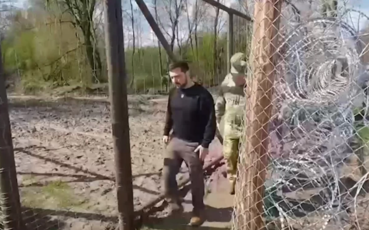    Что он задумал? Зеленский посетил границу с Беларусью и Польшей Марина П.