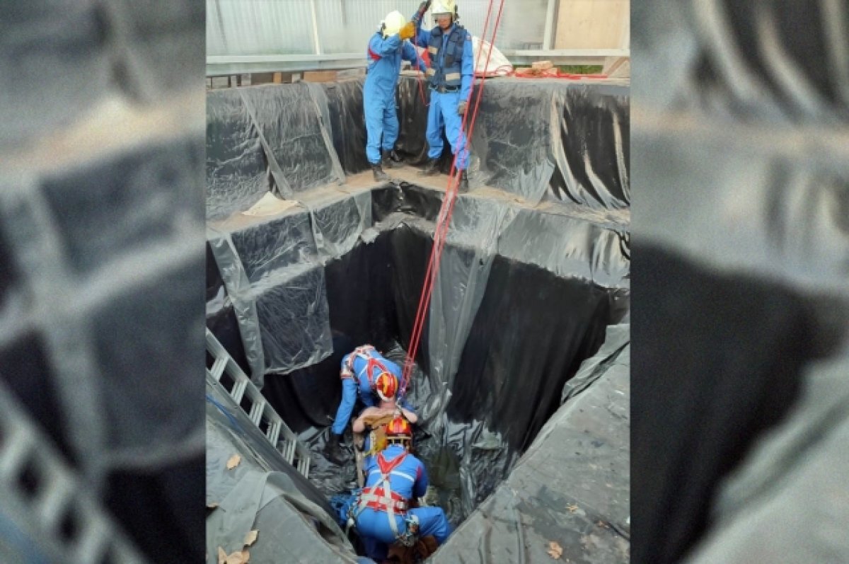    В Самарской области дачник упал в четырёхметровый котлован и сломал ногу