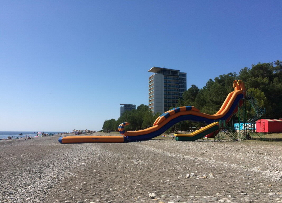 Центральный пляж Пицунды
