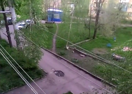    Весь день Донецк находится под массированным нацистским обстрелом