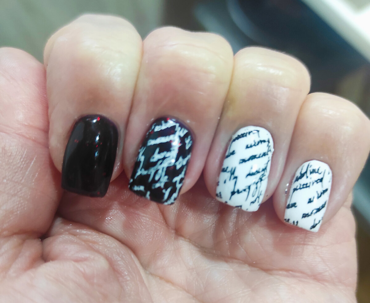 чёрно-белый дизайн ногтей