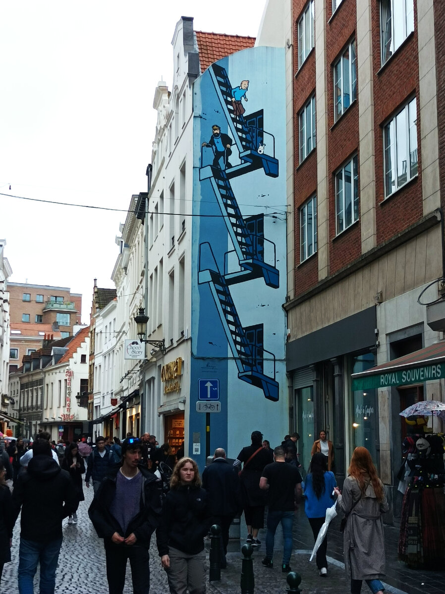 Вот, например, стрит-арт с Тинтином