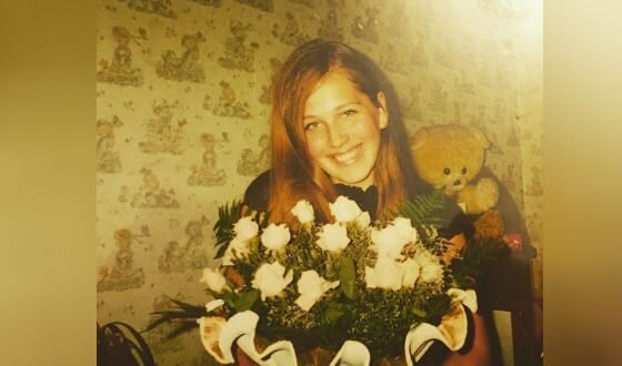 Карина в школьные годы.