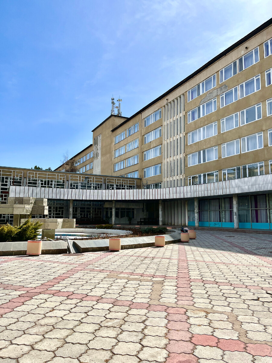 Главный вход