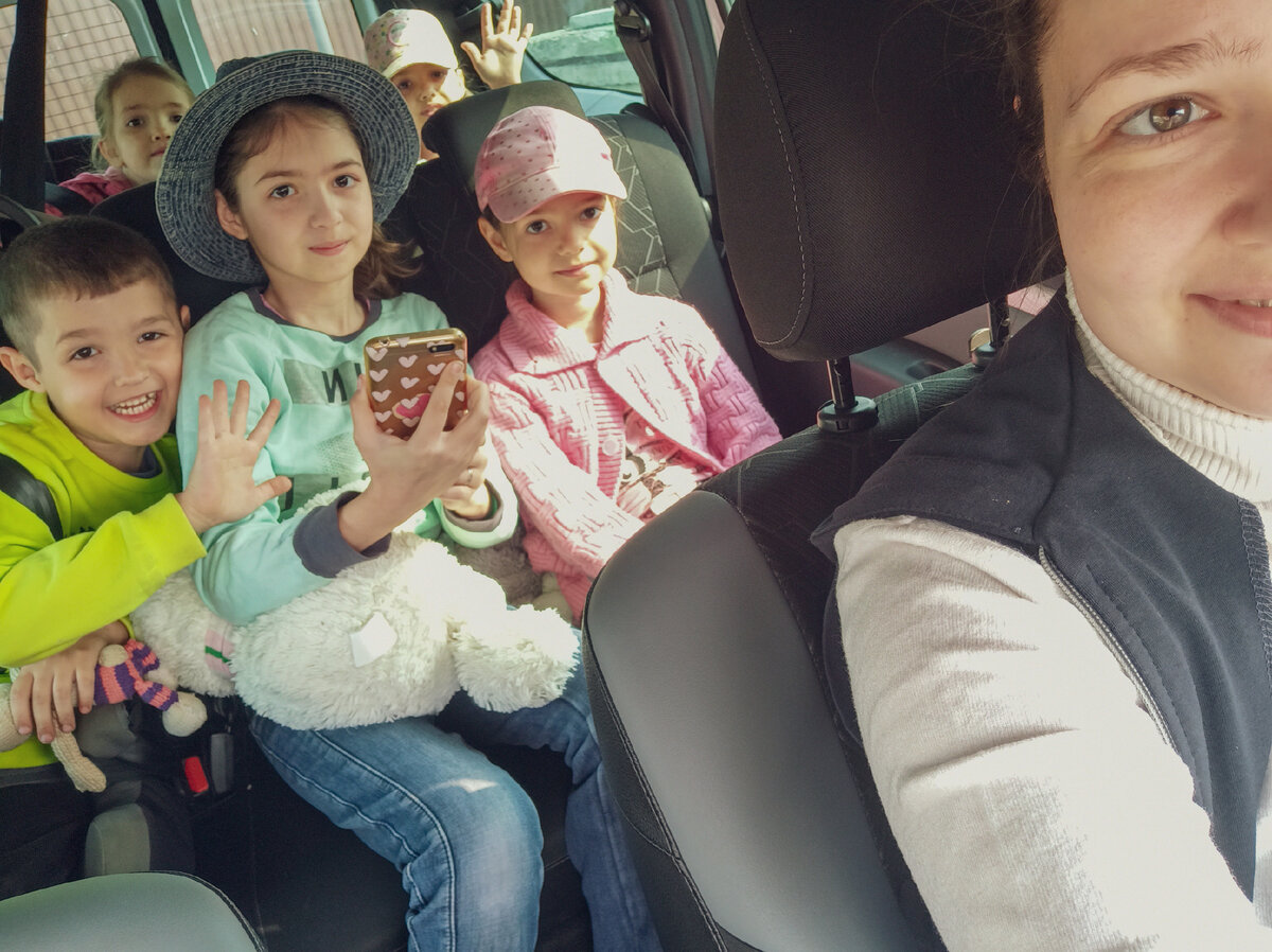 Загрузились в Ларгус, быстрое селфи перед отправкой