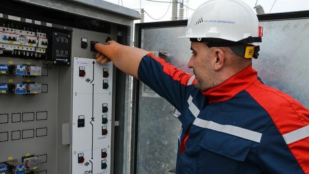     Энергетики группы «Россети Северный Кавказ» повышенное внимание уделяют мероприятиям по технологическому присоединению к сети энергоснабжения объектов производственной отрасли.