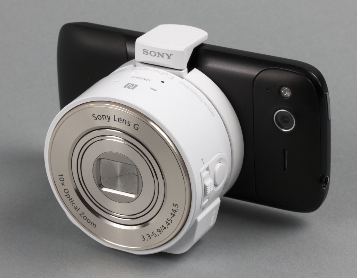 Sony Cyber-shot DSC-QX10, фото IXBT.com