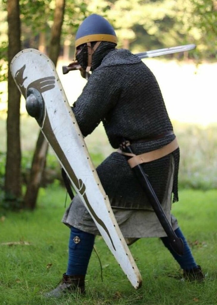 Большой щит, это надежно.