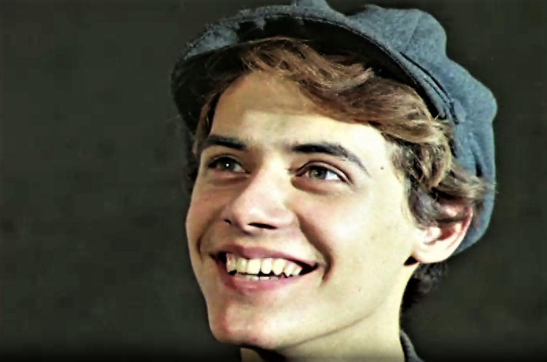 Кадр из телефильма "Золотые туфельки" (1981)