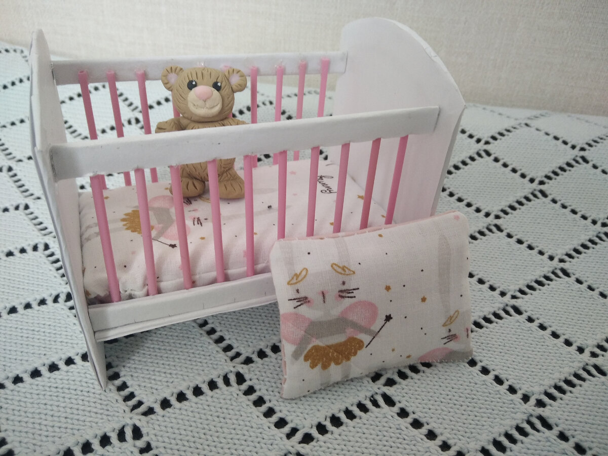 Кроватка для Мишки-малышки.