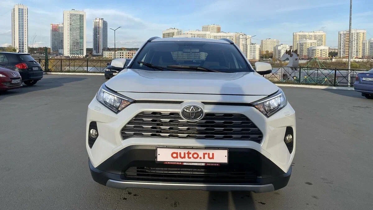 Toyota RAV4 с «угоном», пробелом в регистрации и «тоталом»: о чём не  рассказывает продавец | Журнал Авто.ру | Дзен