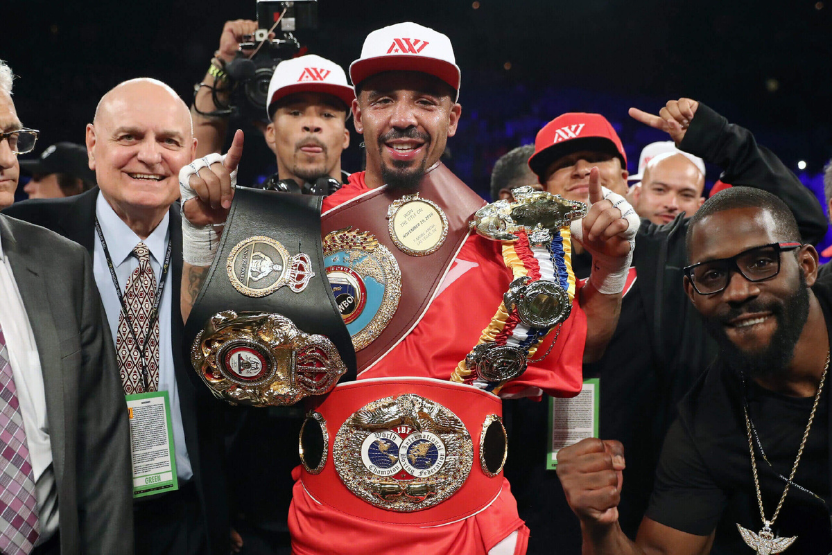 Последним боем Андре Уорда в его непобежденной профессиональной карьере был восьмираундовый поединок с техническим нокаутом Сергея Ковалева в 2017 году. (Кристиан Петерсен / Getty Images)