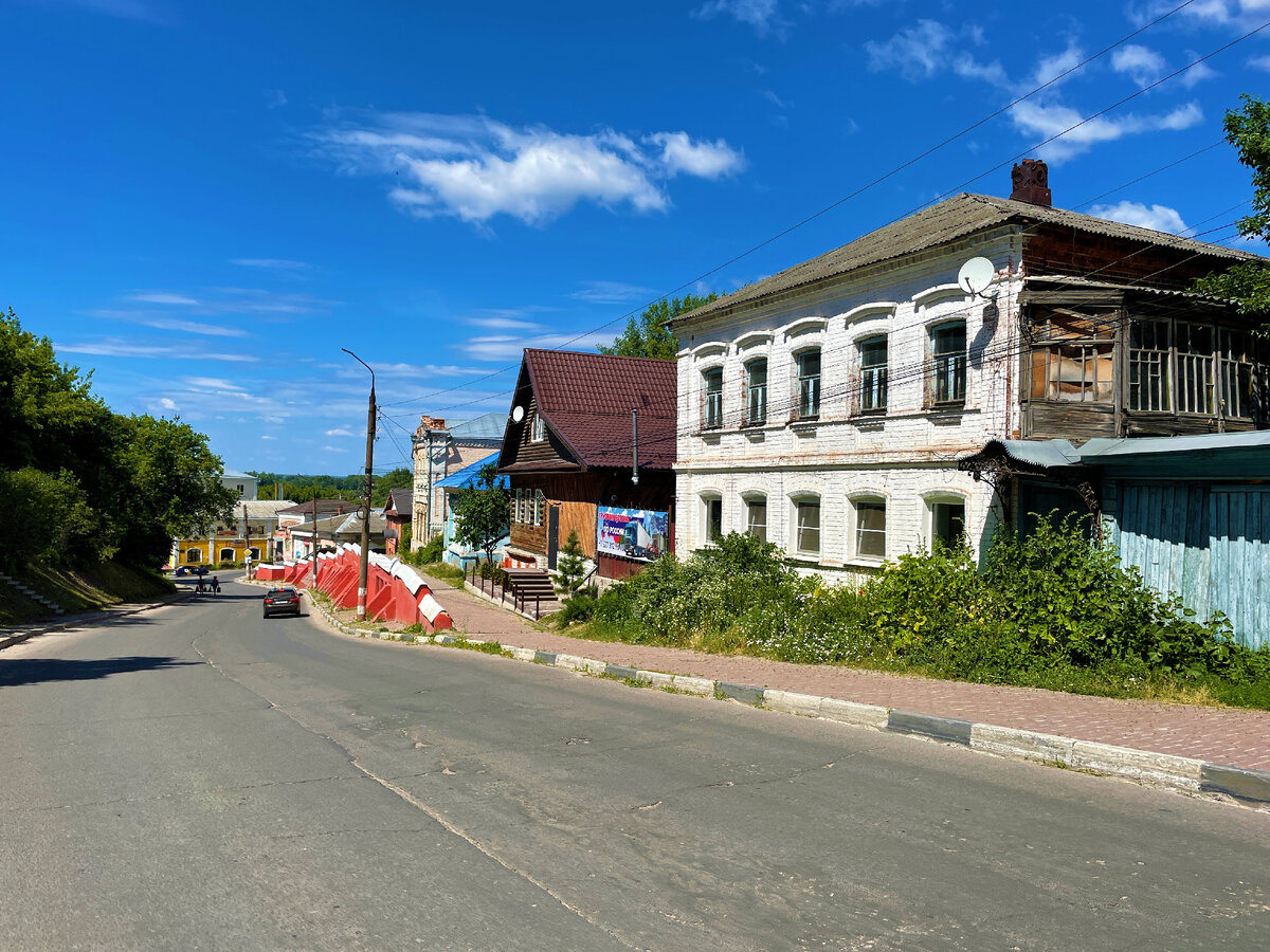 В каких домах до сих пор живут люди в Городце. Прогулка по живописной части  города под названием Большой Кировский съезд | Под зонтиком | Дзен