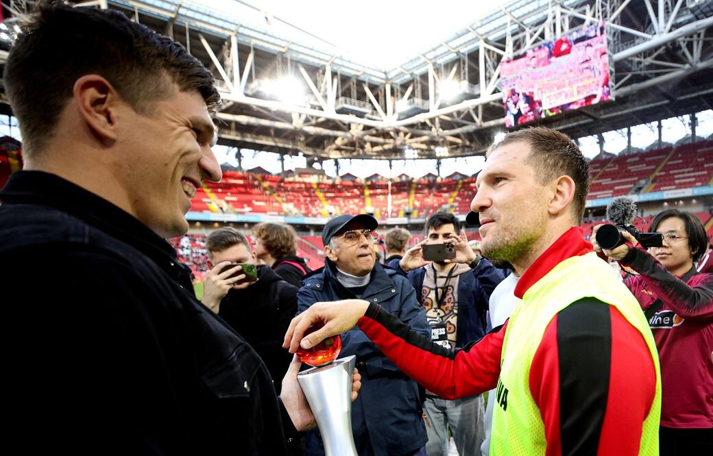 Матч в честь романцева. Матч в честь романцева. Тренер по футболу. Спартак с победой фото. Лучшие футбольные тренеры россии.