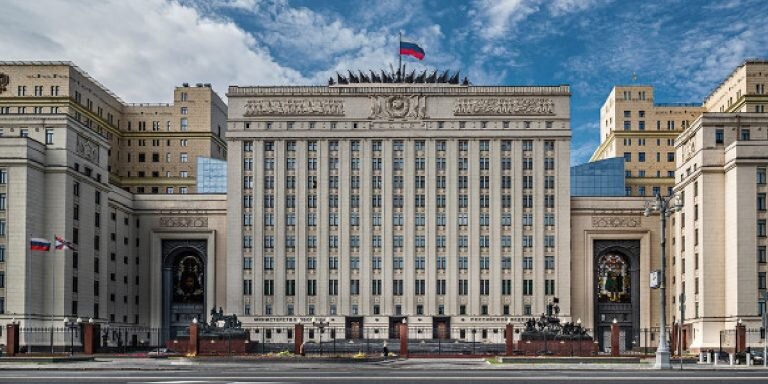 Фото: РБК (https://s0.rbk.ru/v6_top_pics/resized/590xH/media/img/0/07/755851576564070.jpeg)