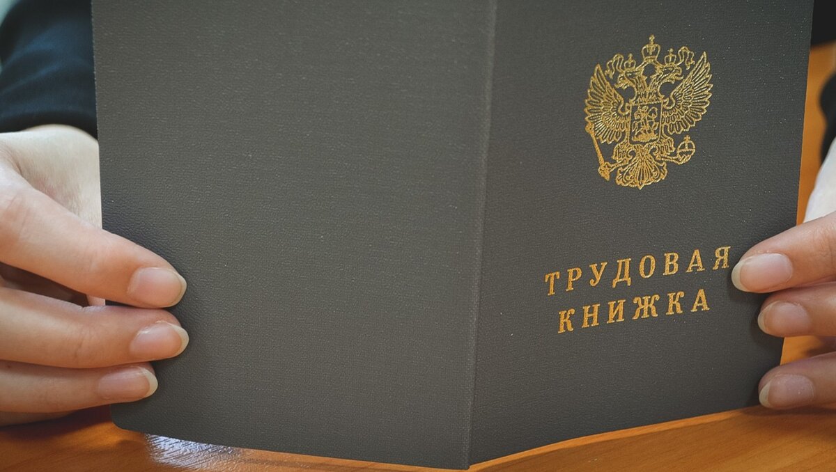     Еду на вахту приходится возить с собой в сумках.