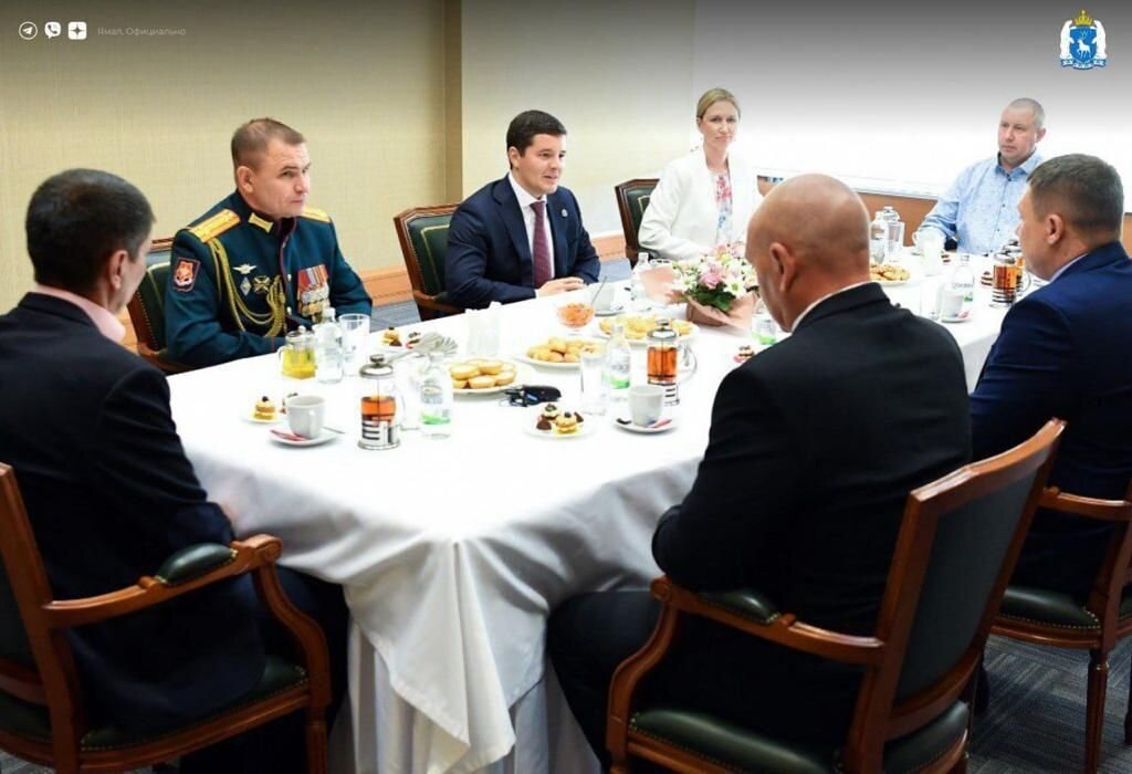    Встреча губернатора и бойцов прошла в Салехарде Фото пресс-службы губернатора ЯНАО