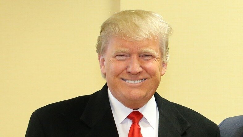     Их признали не склонными к побегу.