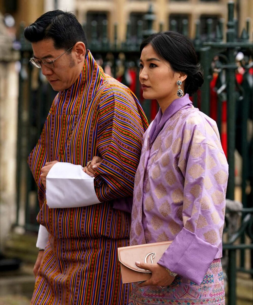 Король и королева Бутана на коронации короля Карла III в Вестминстерском аббатстве 6 мая 2023 года 