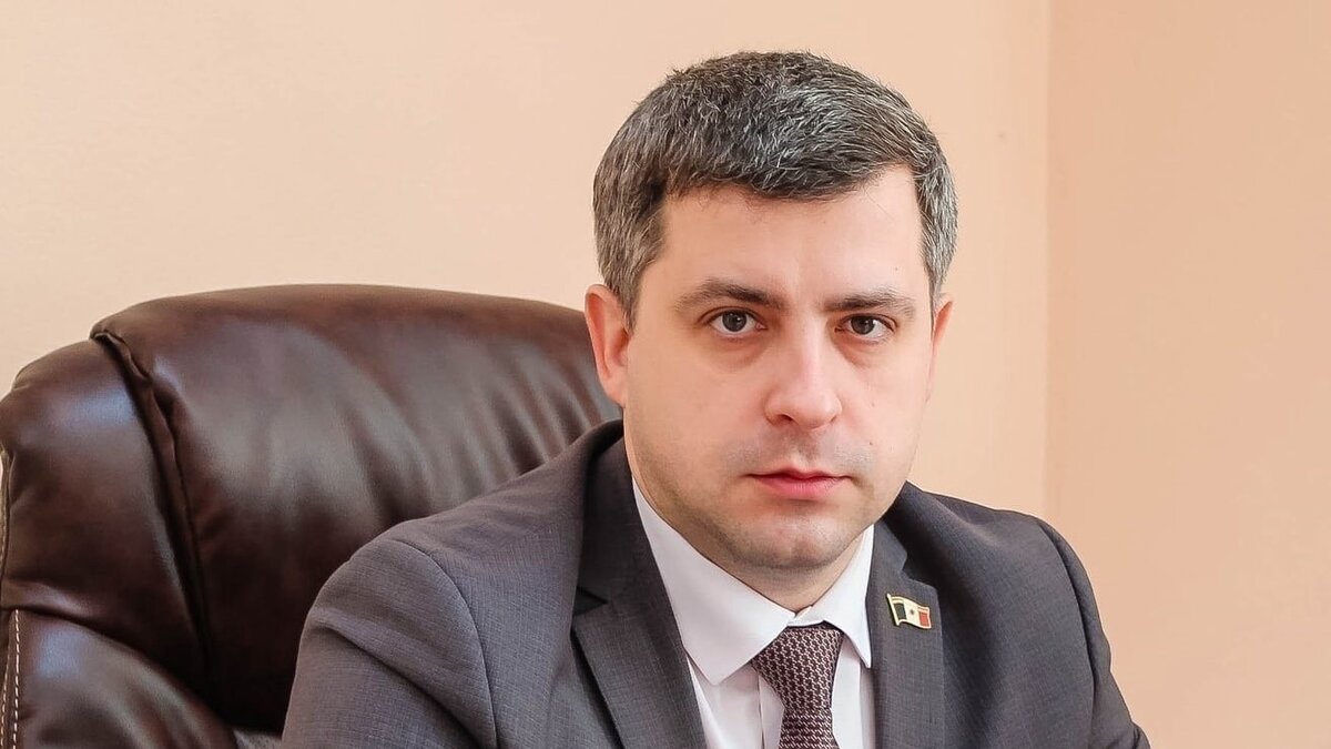     По инициативе прокурора Ярского района глава муниципалитета Александр Старцев привлечен к административной ответственности за нарушение бюджетного законодательства. Как сообщили в надзорном ведомстве, это произошло по результатам проверки муниципальных закупок в рамках нацпроекта.