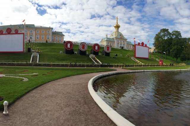    Что известно о смерти двух школьниц во время купания в Петергофе?