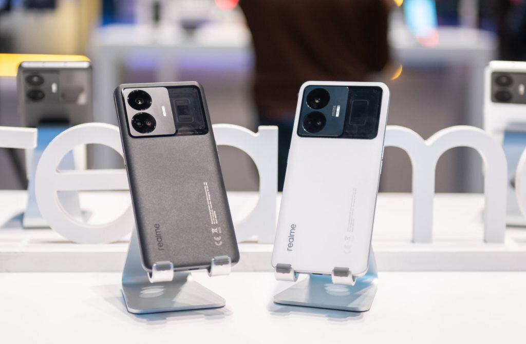   Realme GT3