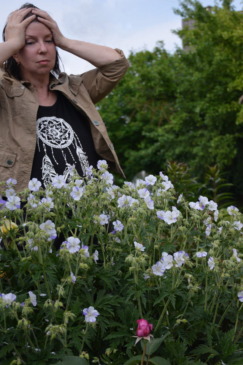 Автор в ужасе хватается за голову