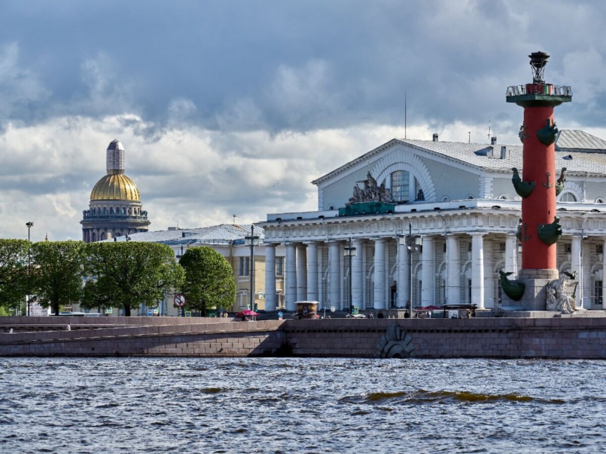 Стрелка Васильевского острова спуск к Неве