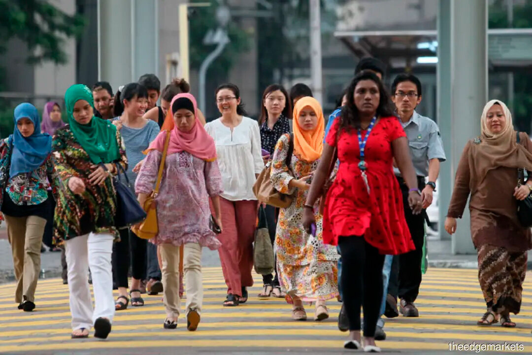 Малайзия работать. Малайзия одежда. Нацию мигрантов. Мигранты.