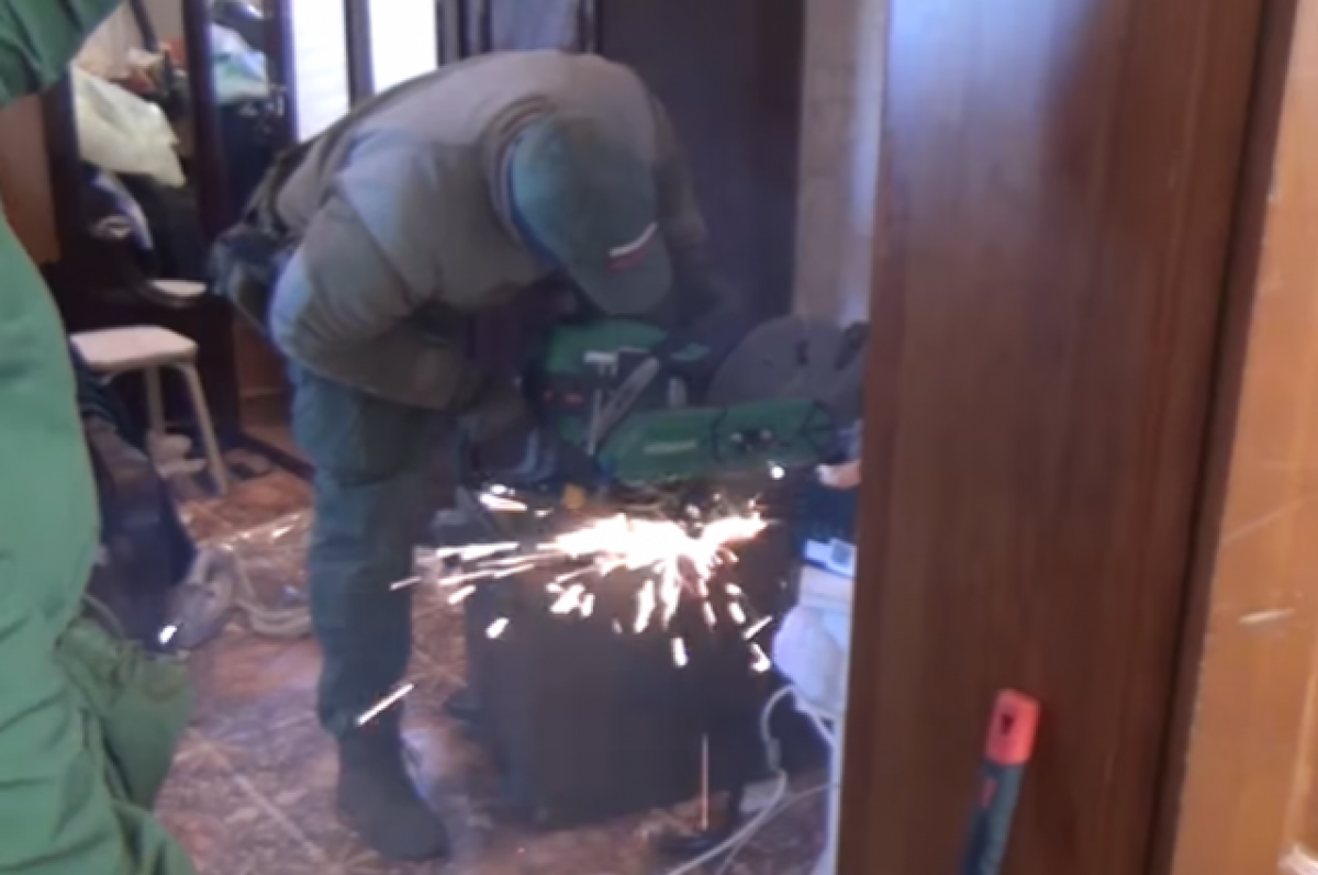    В Омске осудили семью, которая продавала наркотики в собственном доме