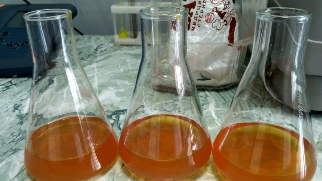     Жижу ярко-красного цвета, льющуюся в реку Дон в Ростове, в очередной раз зафиксировал местный житель Сергей Кабаненко.