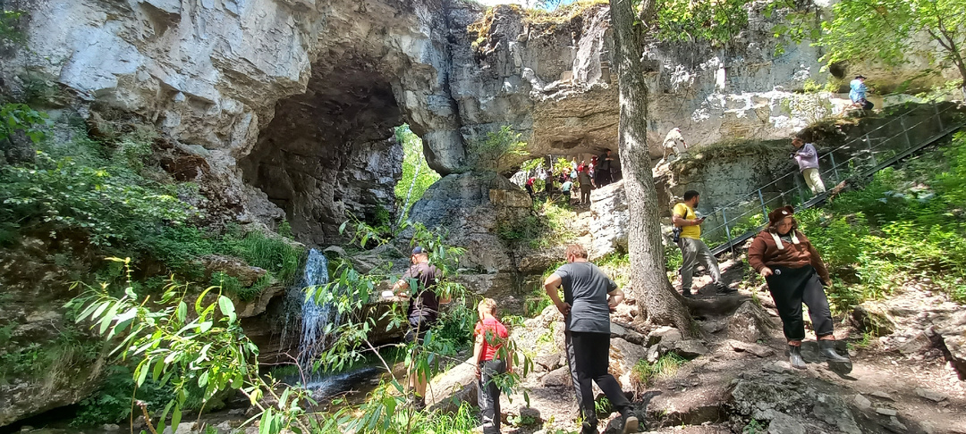 Карстовый мост "Куперля"