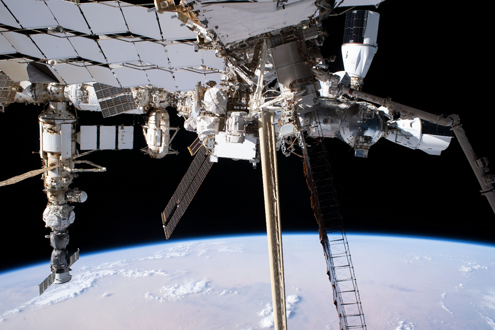 Международная космическая станция – взгляд со стороны. Фото: nasa.blog.com