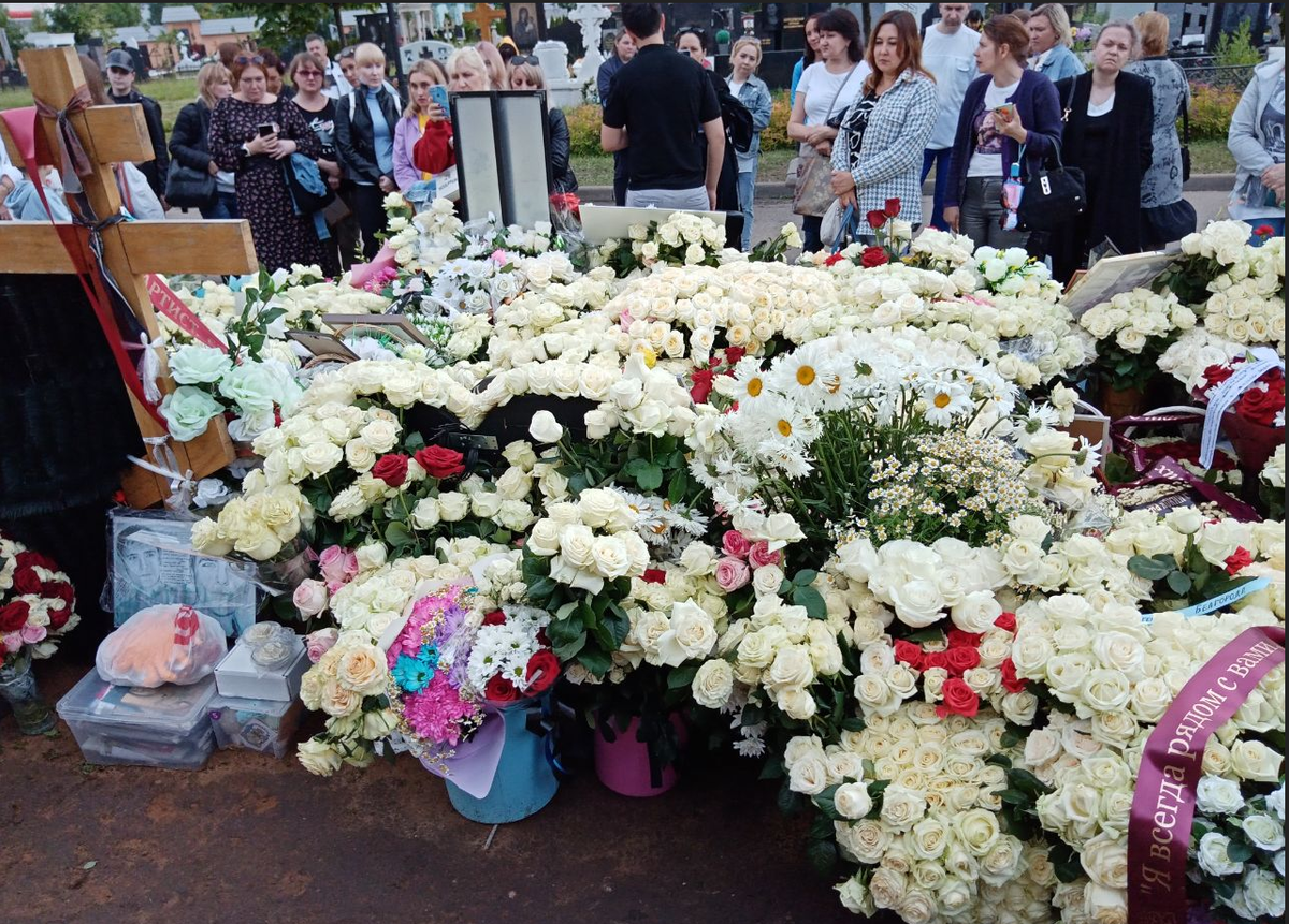 Фото с годовщины ухода Юрия Шатунова. Предоставил Евгений, преданный поклонник