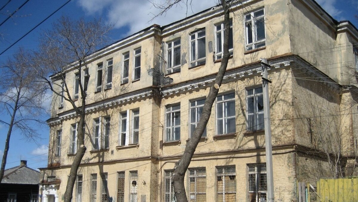     Здание ввели в эксплуатацию еще в 1917 году.