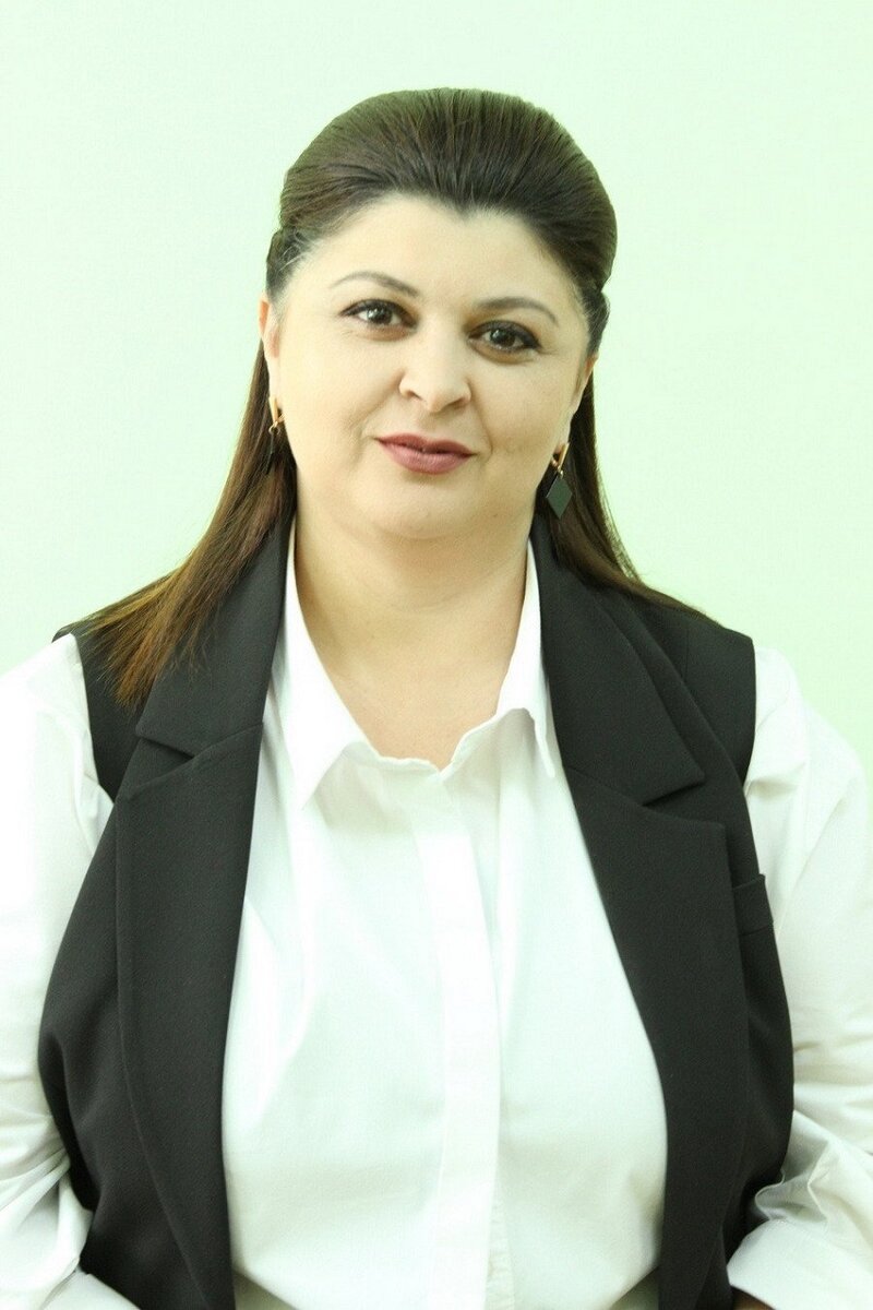 Концерт, посвященный 85-летию со дня основания Степанакертской музыкальной школы имени Комитаса, прошел в необычных условиях: в темноте, при свете фонариков мобильных телефонов.-4