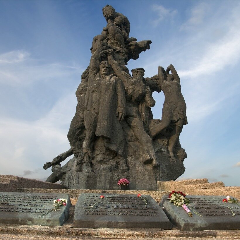 Бабий Яр. Большинство киевских евреев были расстреляны именно там.