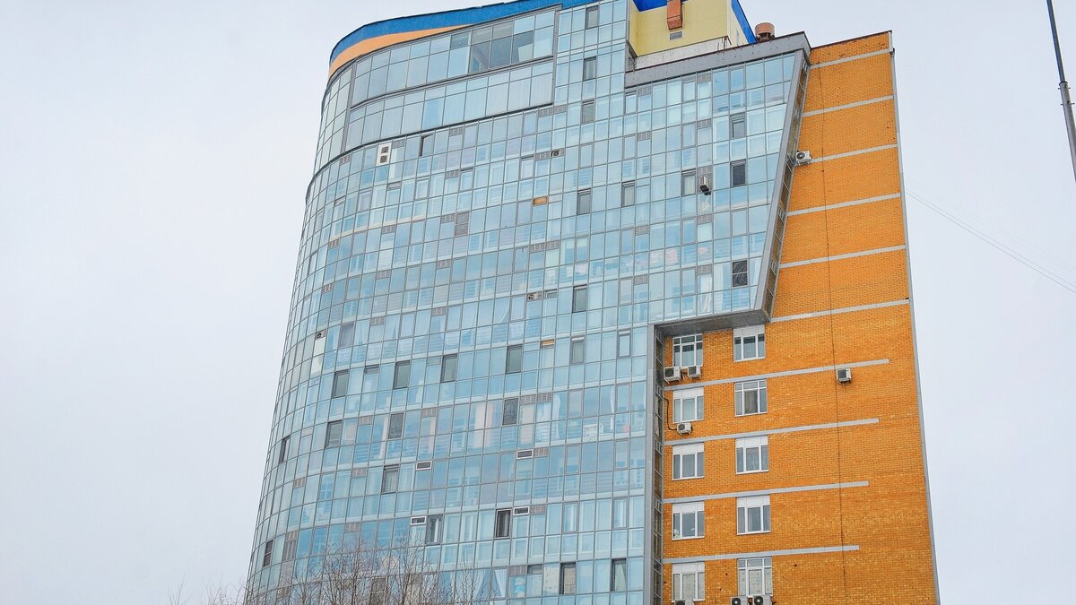     Тюменка, проживающая в доме на Газовиков, 49, сообщила, что в минувшее воскресенье затопило несколько квартир на 16 этаже.