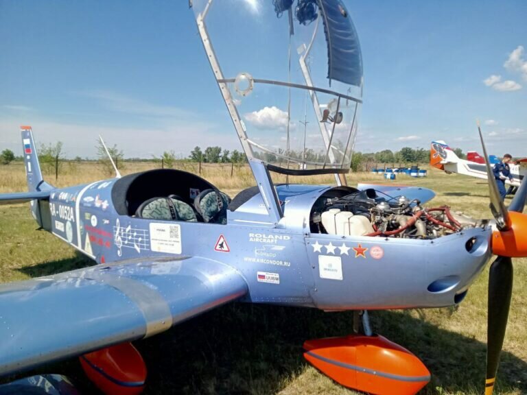    В Сакмарском районе проходит развлекательная программа авиашоу «Золотое кольцо Урала» Андрей Севостьянов