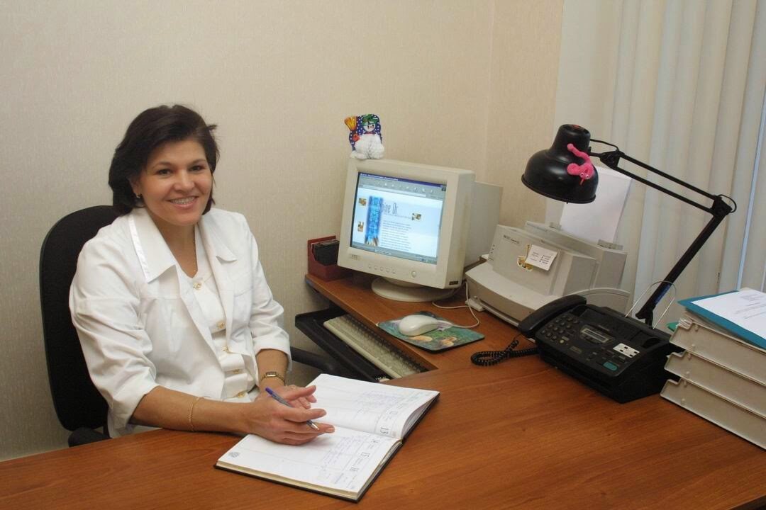 Надежда Маньшина. Фото автора для книги Путеводитель по курортам мира. 2003 